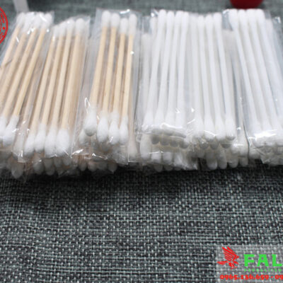 Tăm bông ngoáy tai khách sạn