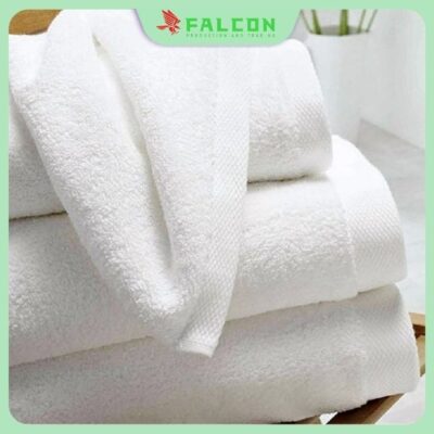 Khăn trắng khách sạn dùng trong phòng tắm