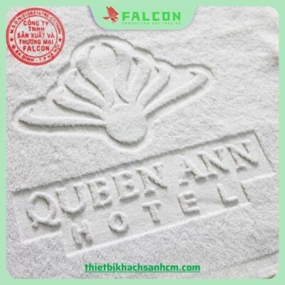 Khăn lau chân khách sạn dệt nổi logo